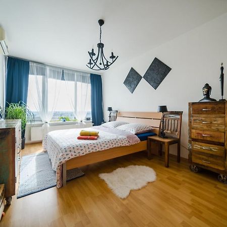 Comfy Condo On The 20Th Floor & Free Parking Bratislava Extérieur photo
