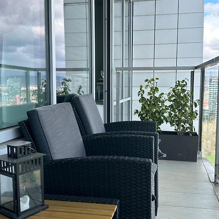 Comfy Condo On The 20Th Floor & Free Parking Bratislava Extérieur photo