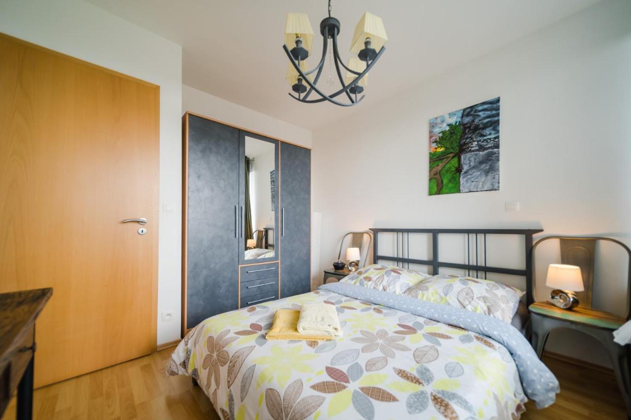 Comfy Condo On The 20Th Floor & Free Parking Bratislava Extérieur photo