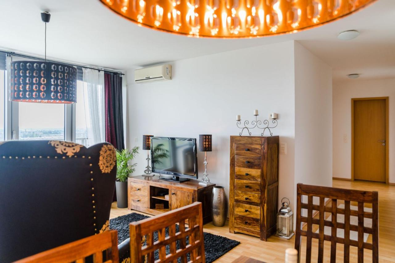 Comfy Condo On The 20Th Floor & Free Parking Bratislava Extérieur photo