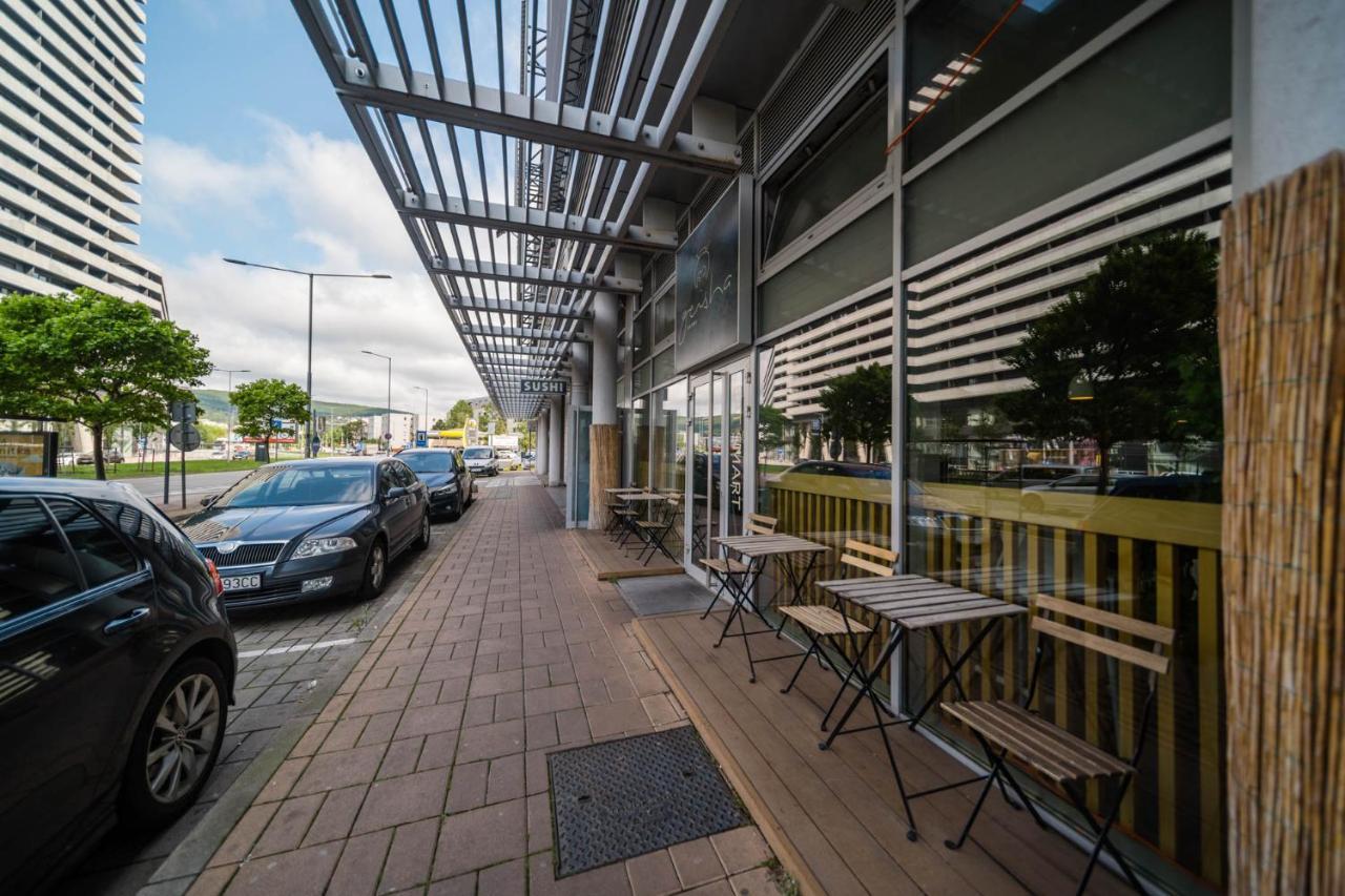 Comfy Condo On The 20Th Floor & Free Parking Bratislava Extérieur photo